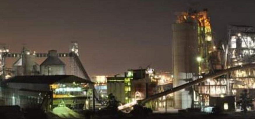 Sindicatos y trabajadores de Cementos Portland defienden el futuro de los proyectos de Sevilla